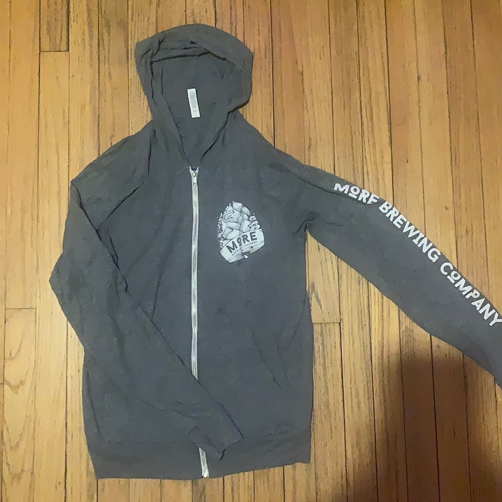 More brewing light women’s zip up. Large, barely worn.